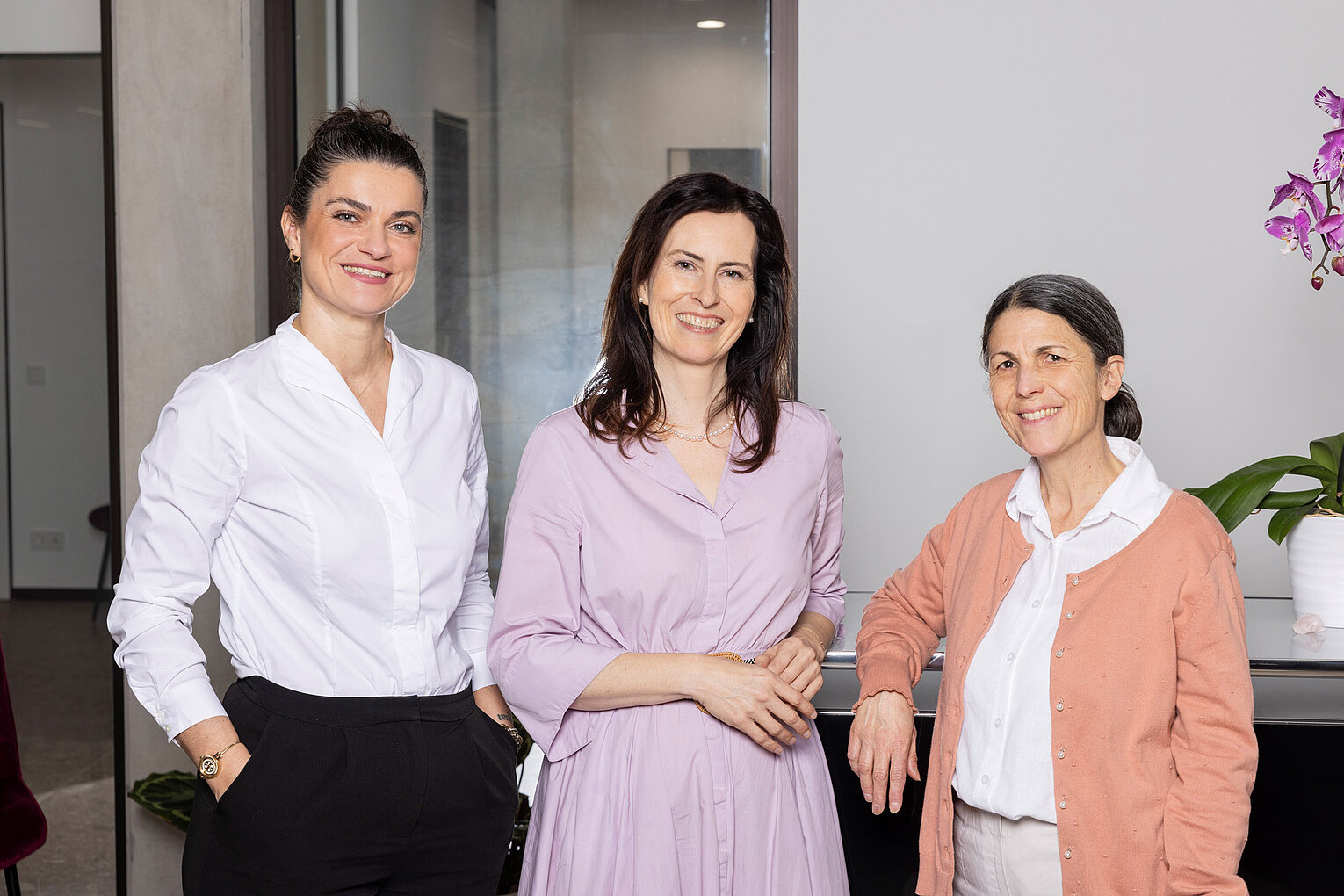 Team der Macuria Privatpraxis in Friedrichshafen Frau Valeska Siegler, Fachärztin für Augenheilkunde, mit einem Teil ihres Teams in Friedrichshafen
